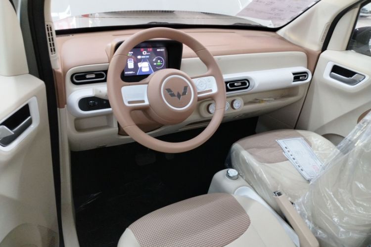 Used Wuling Hongguang MINIEV 2024 3rd Generation 215km Advanced Version
