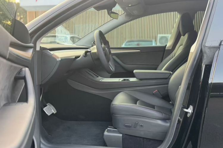 Used Tesla Model Y 2022 Performance High-Performance All-Wheel-Drive Version
