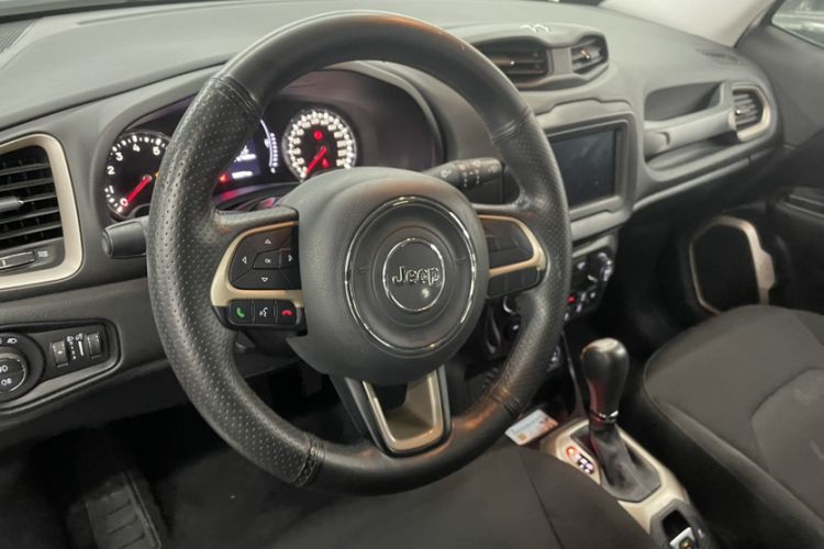 Used  Renegade 2018 Connected Large Screen Version 180T Automatic Kinetic Edition+
