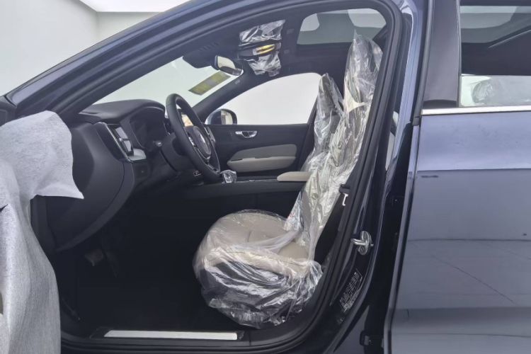 Used Volvo XC60 2026 B5 4x4 Smart Luxury Edition
