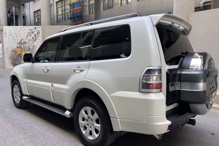 Used Mitsubishi Pajero 2019 3.0L Automatic Standard Edition
