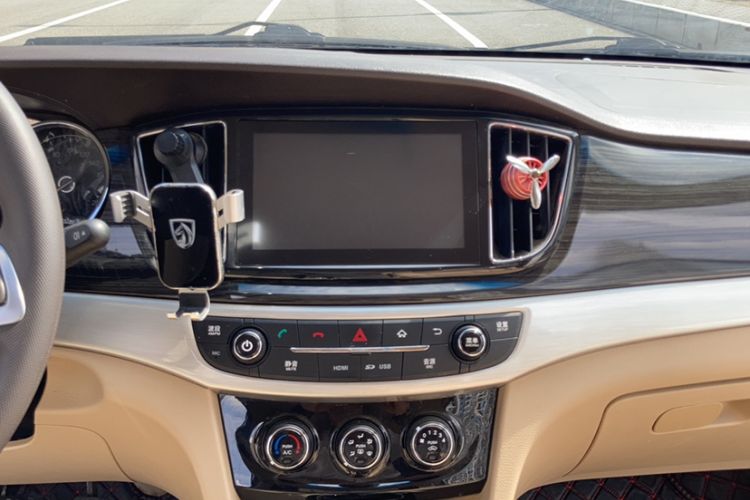 Used Baojun 730 2016 1.5T Manual Comfort Version 7 Seats
