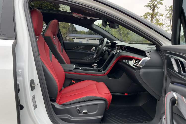 Used Hongqi H6 2023 2.0T ZhiShang Version