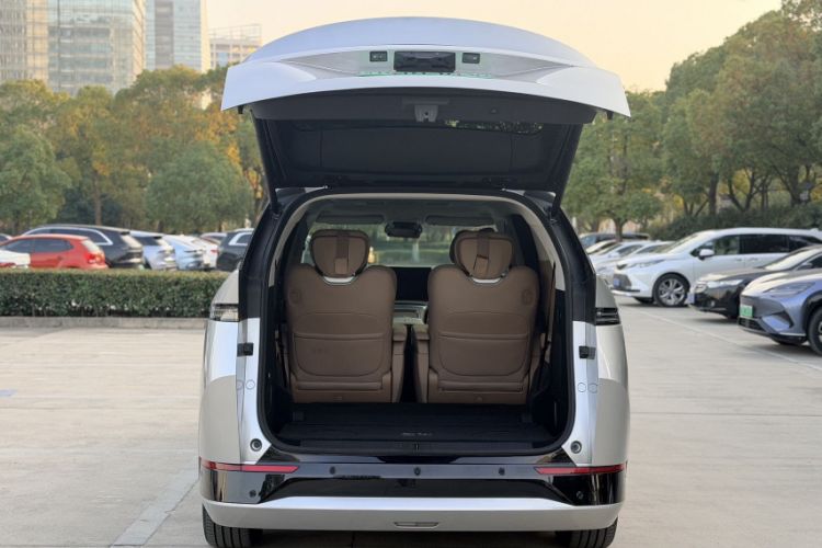 Used XPeng X9 2024 640 All-Wheel Drive High-Performance Max
