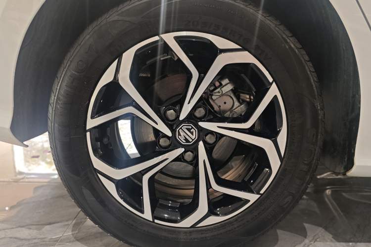 Used MG 5 2022 180 DVVT CVT Youth Luxury Edition
