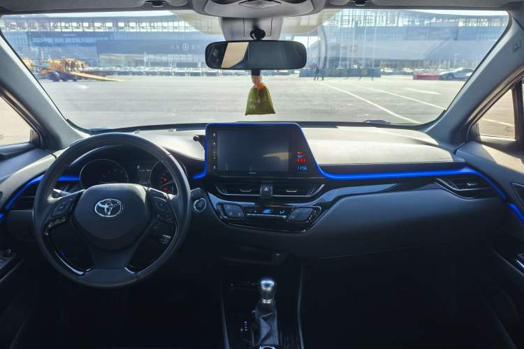 Used Toyota IZOA 2018 2.0L Yichi Edition China V Standard
