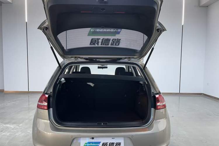 Used Volkswagen Golf 2016 1.6L Automatic Comfort Model
