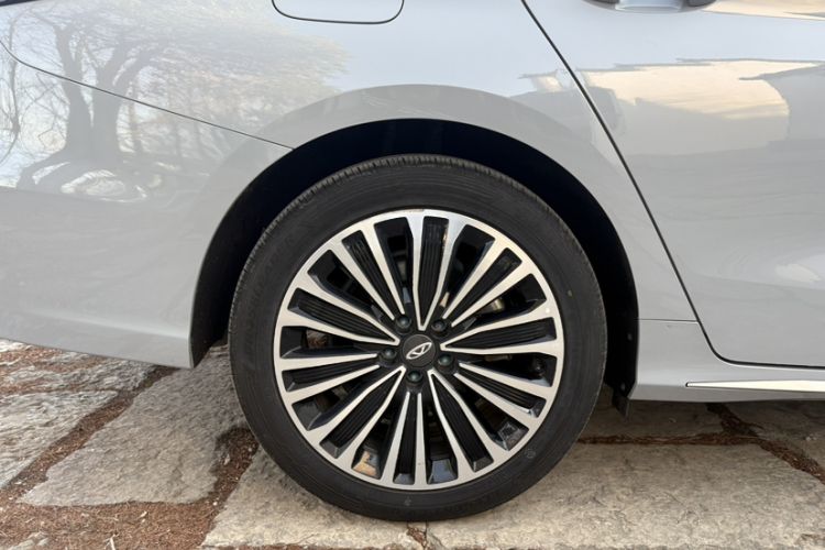 Used Chery Fengyun A8L 2025 1.5 TGDI 145 km Luxury Version