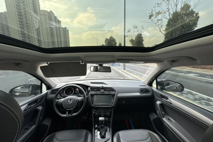 Used Volkswagen Tiguan L 2021 280TSI Automatic Two-Wheel Drive Smart Edition
