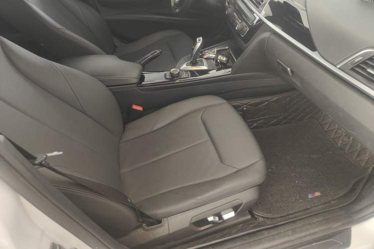 Used BMW 3 Series 2017 320Li Fashion Model
