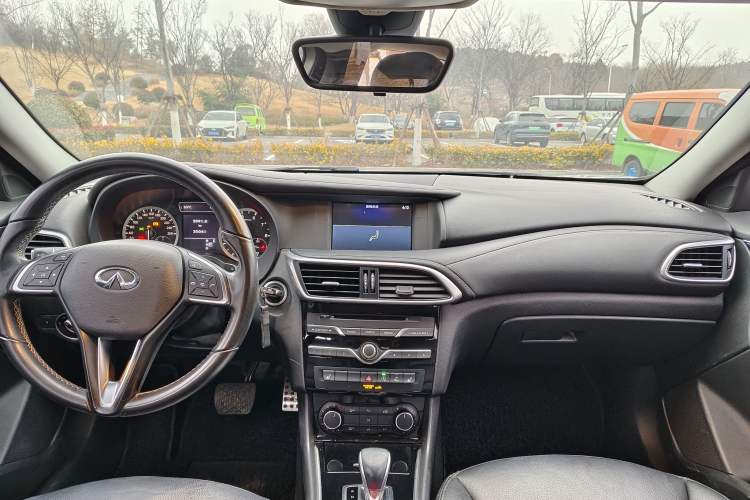 Used Infiniti QX30 2018 1.6T Two-Wheel Drive Fashion Edition
