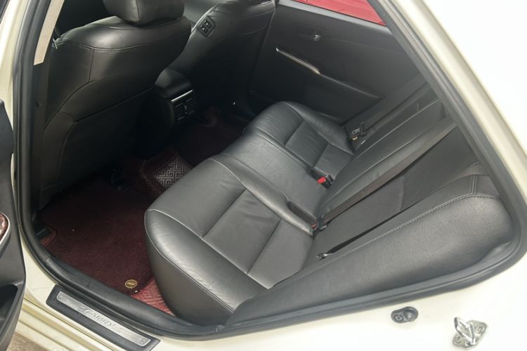 Used Toyota Camry 2015 2.0G Premier Edition
