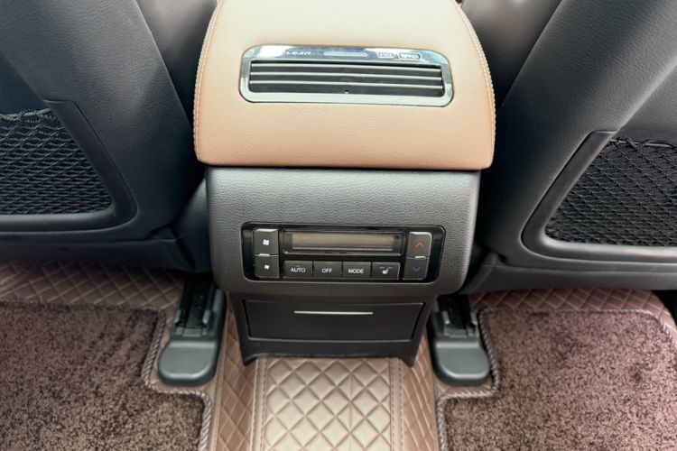 Used Haval H9 2017 2.0T Gasoline 4x4 Prestige Model 7 Seats
