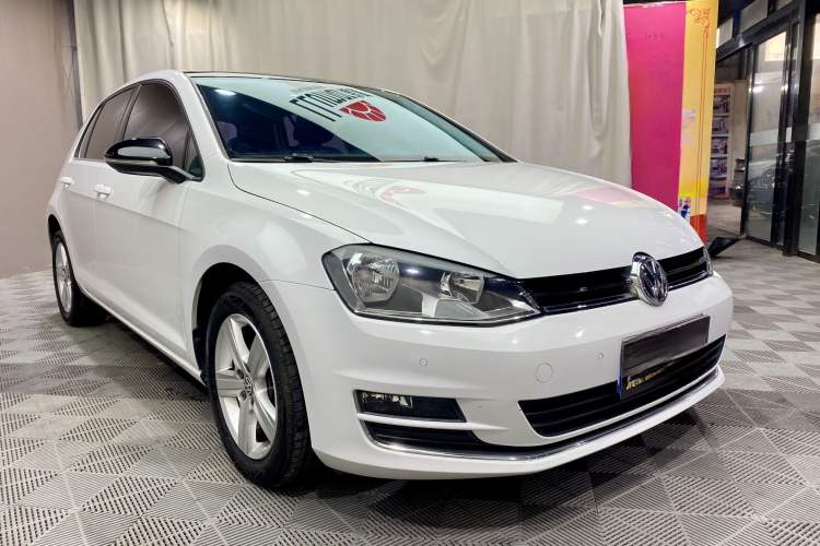 Used Volkswagen Golf 2017 1.6L Automatic Comfort Million-Vehicle Anniversary Edition
