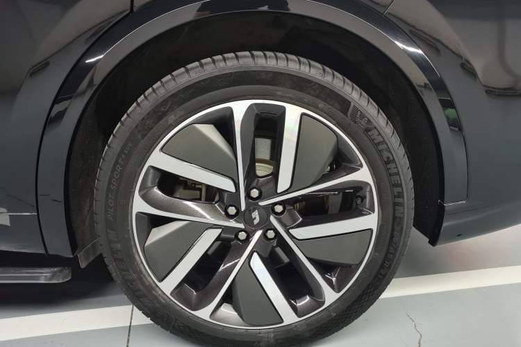 Used Li Auto L9 2022 Max model
