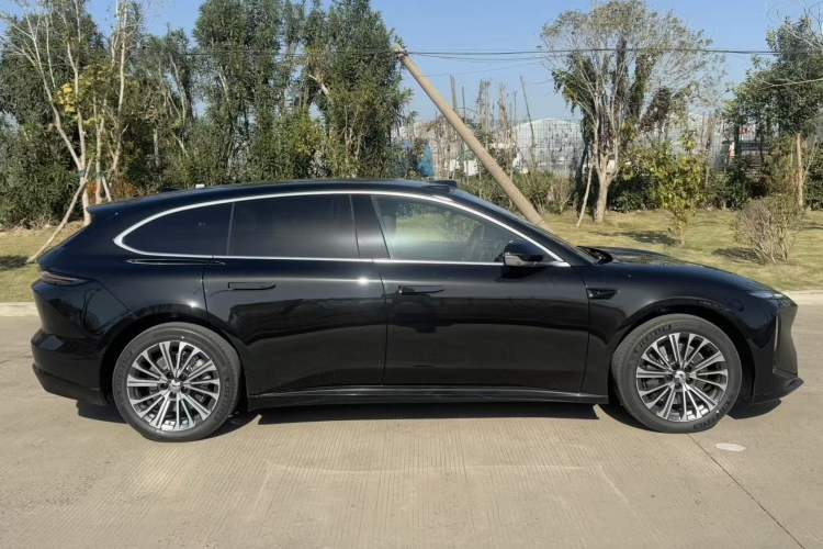 Used Nio ET5T 2025 75 kWh Touring
