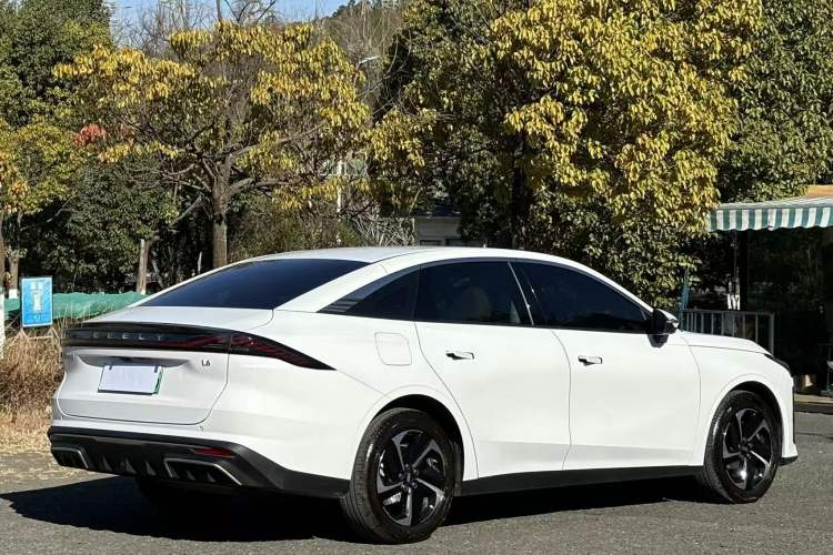 Used  L6 2024 125km PLUS Dragon Edition