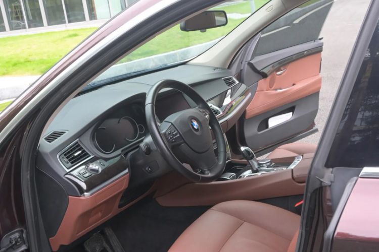Used BMW 5 Series GT 2015 528i Leading Model