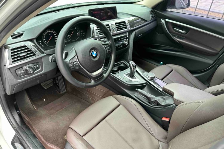 Used BMW 3 Series 2018 320Li Leading Luxury Package
