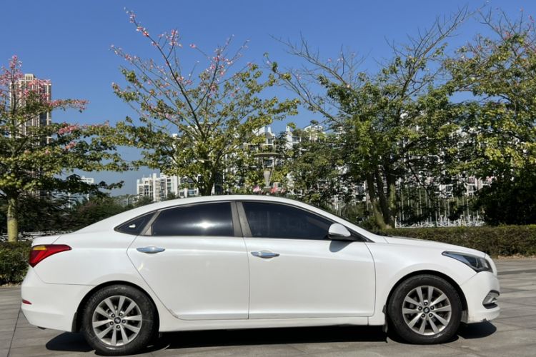 Used Hyundai Mistra 2014 1.8L Automatic Smart GLS
