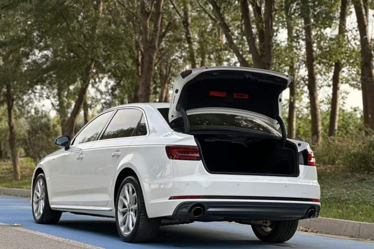 Used Audi A4L 2018 30th Anniversary Edition 45 TFSI quattro Individual Sport Edition
