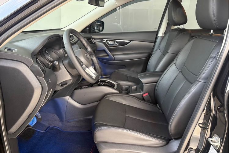 Used Nissan X-Trail 2023 Classic 2.0L Two-Wheel Drive Smart Connect Premium Edition