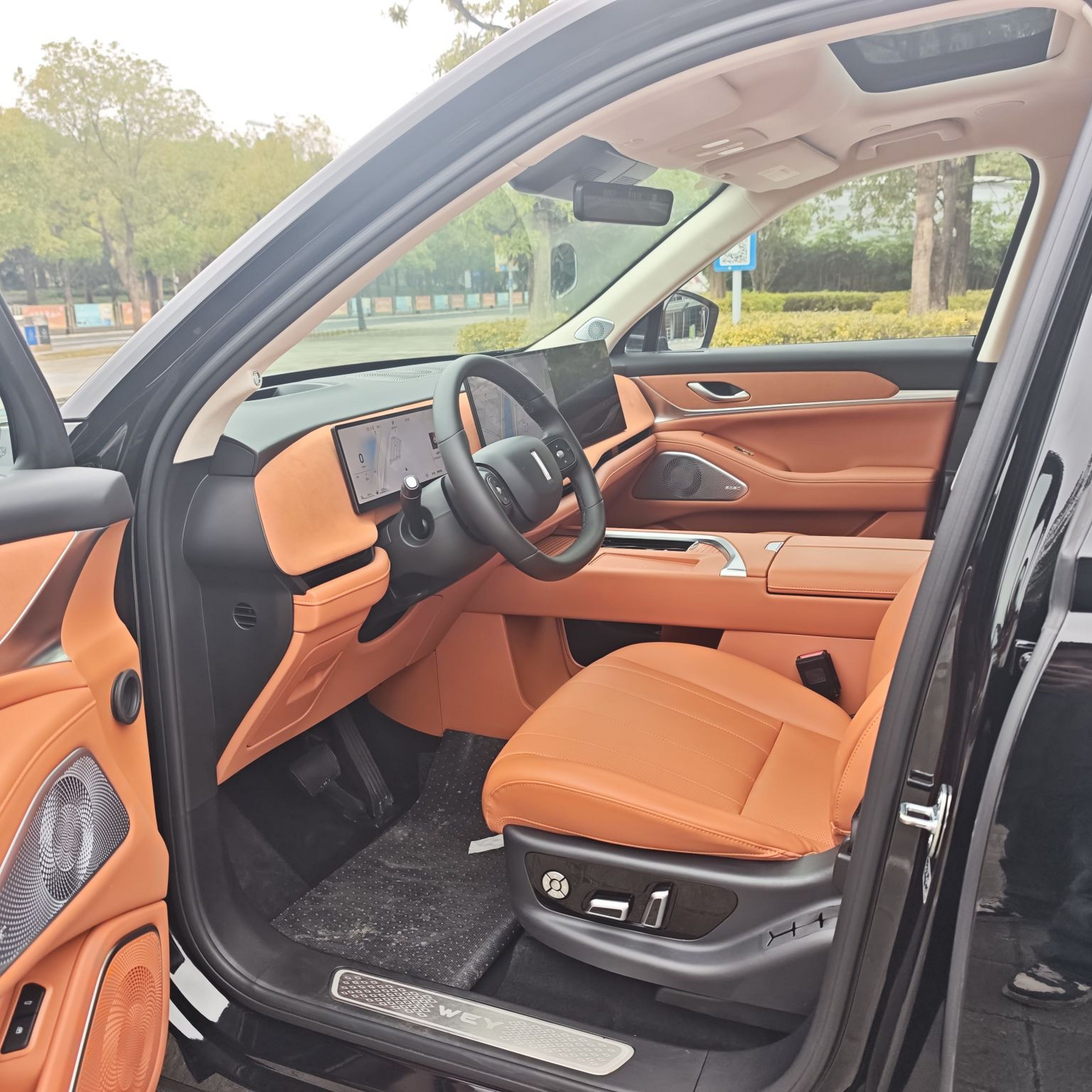 Переднее сиденье в автомобиле