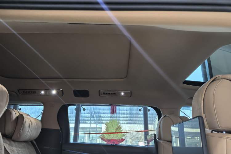 Used Denza D9 2025 DM-i Intelligent Drive 1020 Four-Wheel Drive Flagship Model