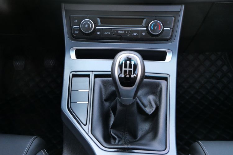 Used Geely Auto Emgrand 2019 Leading Edition 1.5L Manual Luxury Model China VI Standard
