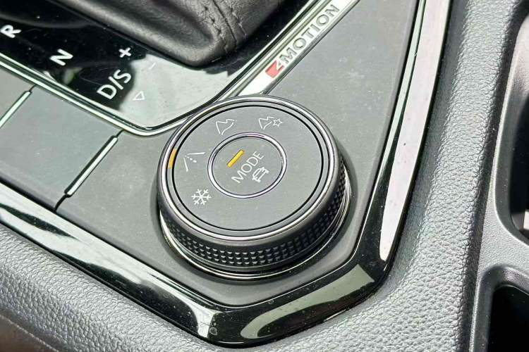 Used Volkswagen Tiguan L 2019 380TSI Automatic All-Wheel Drive Luxury Edition with 7 Seats China VI Standard
