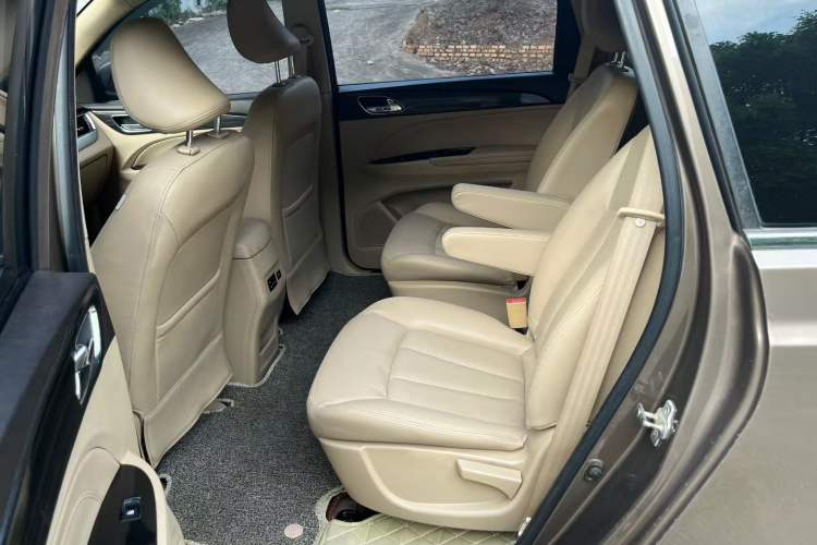 Used Baojun 730 2016 1.5L Manual Comfort Version 7 Seats China V Emission Standard
