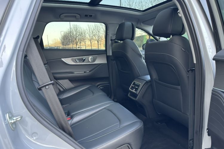 Used Chery Tiggo 8 PRO 2024 Champion Edition 290T Two-Wheel Drive Shining Version 5 Seats
