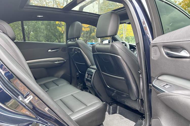 Used Cadillac XT4 2021 28T Two-Wheel Drive Leading Version
