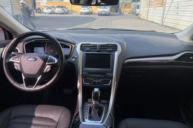Used Ford Mondeo 2013 2.0L GTDi 200 Luxury Model
