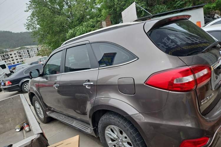 Used JMC Yusheng S350 2013 2.4T Manual Two-Wheel Drive Diesel Ultra-Luxury 7-Seater
