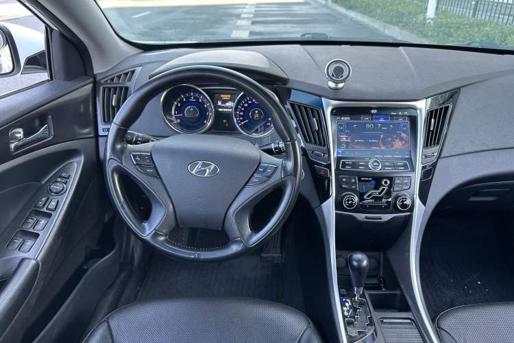 Used Hyundai Sonata 2013 2.4L Automatic Leading Edition China IV Standard
