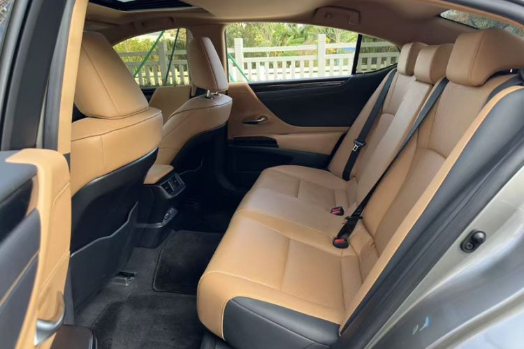 Used Lexus ES 2023 200 Excellence Edition