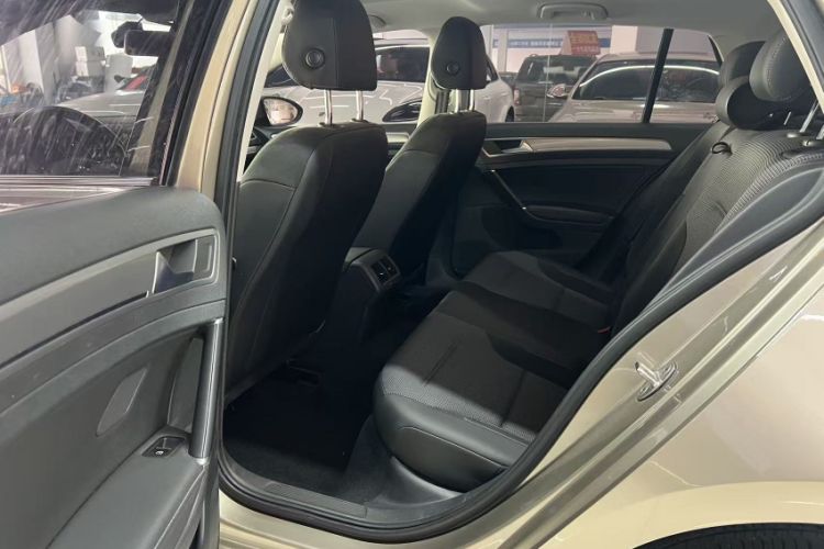 Used Volkswagen Golf 2018 230TSI Automatic Comfort Model
