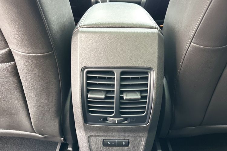 Used Ford Kuga 2019 EcoBoost 180 Two-Wheel-Drive Platinum Edition China V Standard