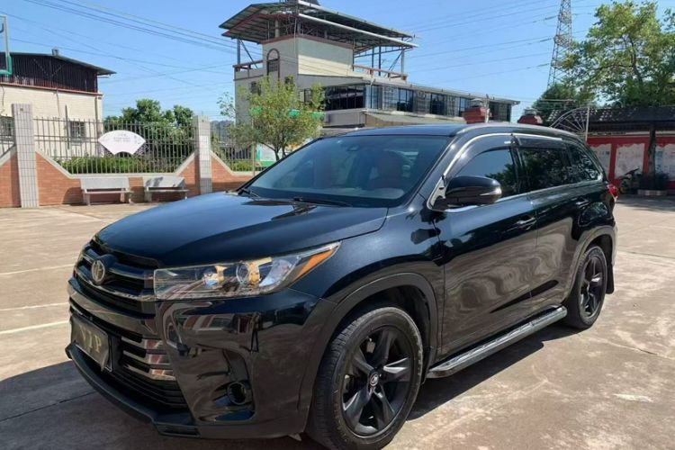 Used Toyota Highlander 2018 2.0T Four-Wheel Drive Knight Edition 7 Seats China VI Standard
