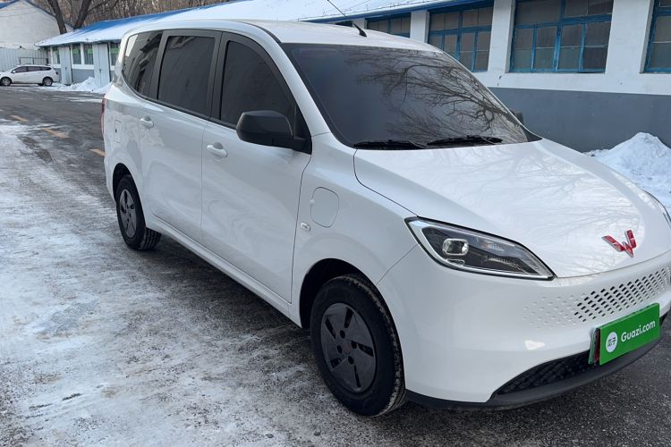 Used Wuling Hongguang New Energy 2025 Extended-Range Hybrid 50KM Comfort Version
