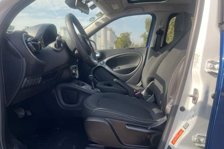 Used  forfour 2016 1.0L 52 kW Passion Edition
