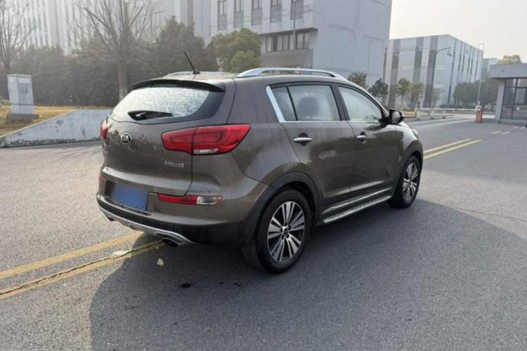 Used Kia Sportage R 2015 2.0L Automatic Two-Wheel Drive DLX Model