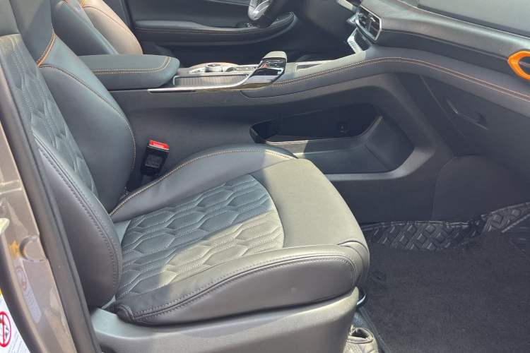 Used Changan UNI-T 2022 2.0T Prestige Version
