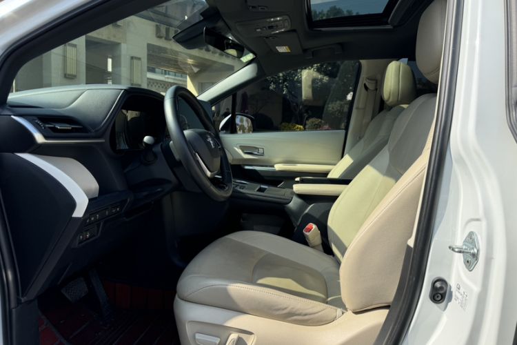 Used Toyota Granvia 2022 2.5L Hybrid Prestige Edition