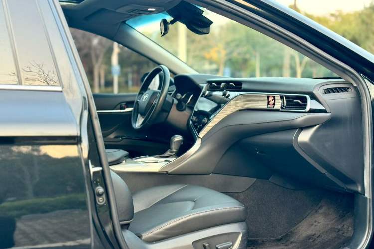 Used Toyota Camry 2019 Revised Version Dual-Engine 2.5 HG Luxury Edition

