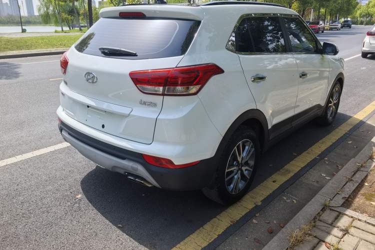 Used Hyundai ix25 2017 1.4T Automatic Smart Version
