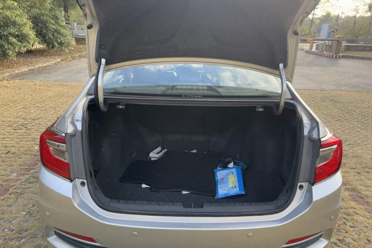 Used Honda Crider 2015 1.8L automatic comfort version
