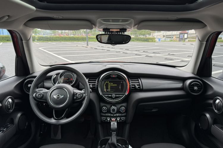Used  MINI 2015 1.5T COOPER Fun Five-Door Edition
