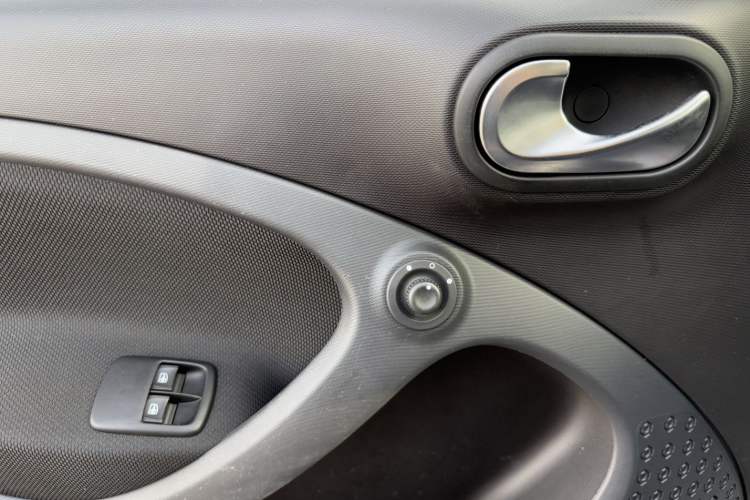 Used  forfour 2016 1.0L 52 kW Passion Edition
